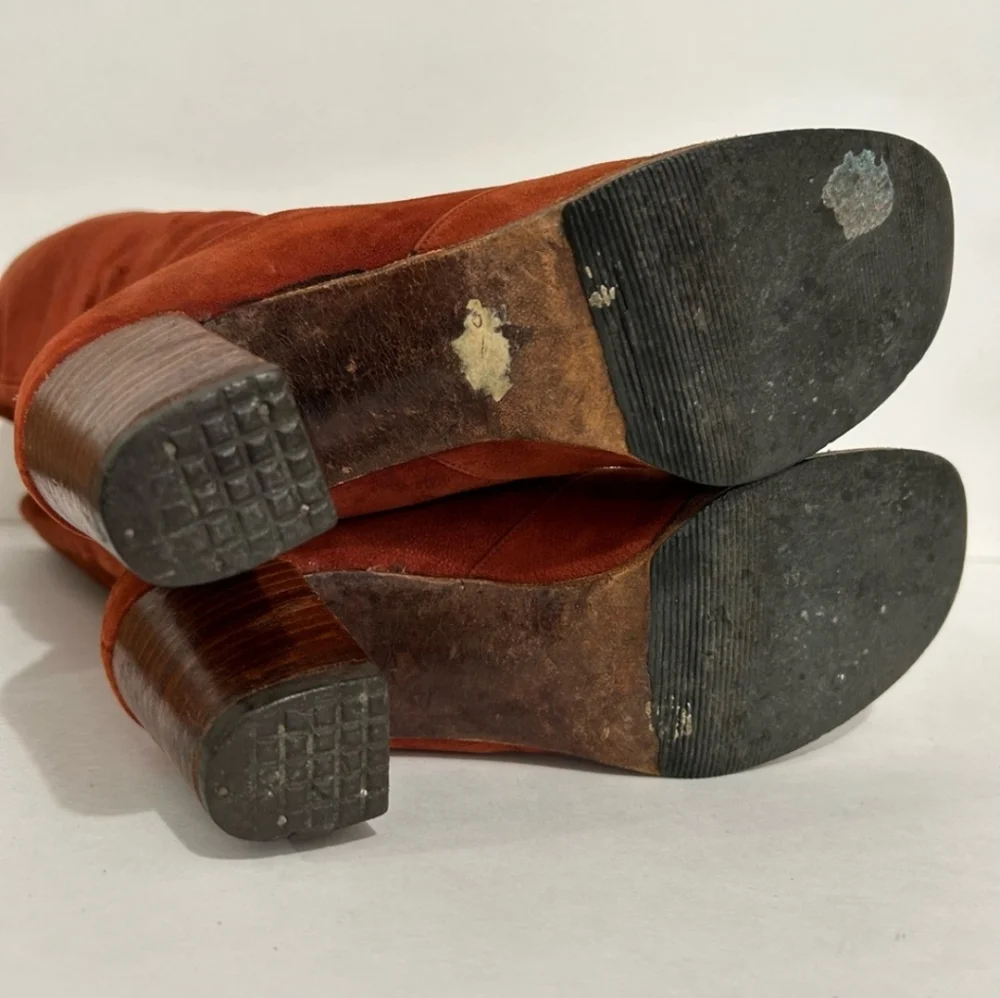 Beautiful 1970s Knee Boots, Genuine Suede Burnt Orange Stacked Heel Size 6 - Picture 7 of 16